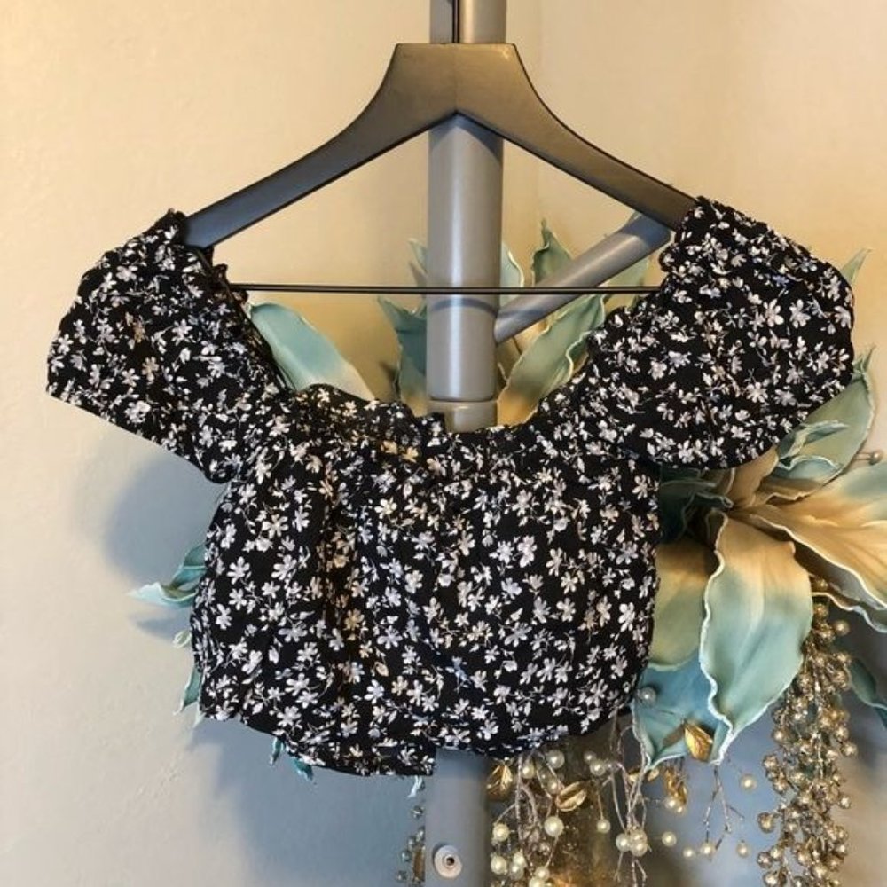 LF/ Seek The Label Cropped Floral Top - Picture 3 of 8